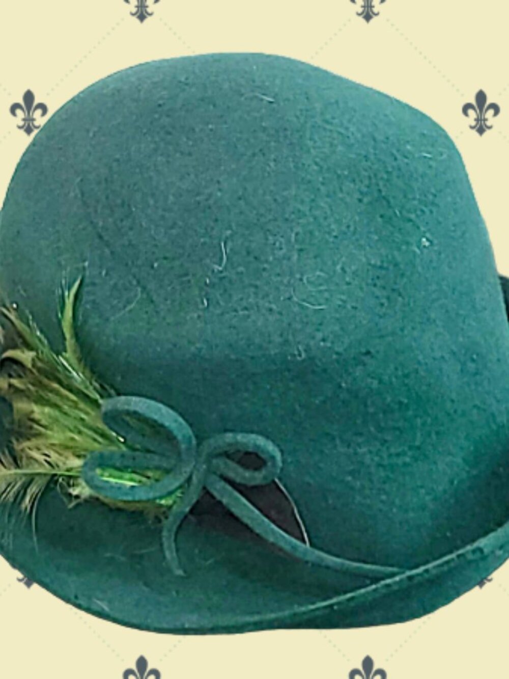 Vintage Green Felt Hat with Feathers – Creation by Pauline Duguay Montreal